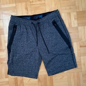 Gray American Eagle jogger shorts.